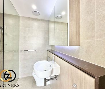 Private courtyard for this property on level 5, fully furnished - Photo 6