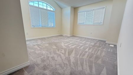 For Lease - 46 Kilmarnock Crescent, Whitby, Ontario - Photo 5