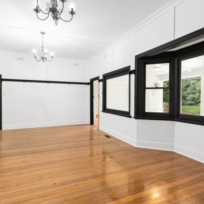 Massive 1930’s Home in the Heart of Mt Dandenong - Photo 1