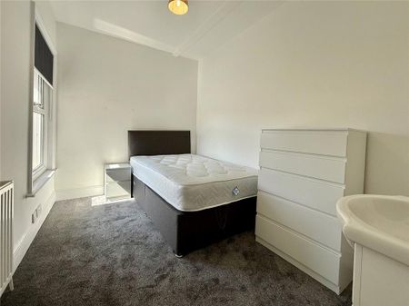 6 bedroom semi-detached house to rent - Photo 4