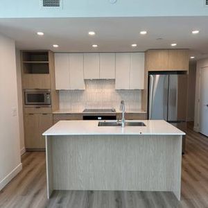 Move-in now. 2bed/2bath brand new condo - Photo 2