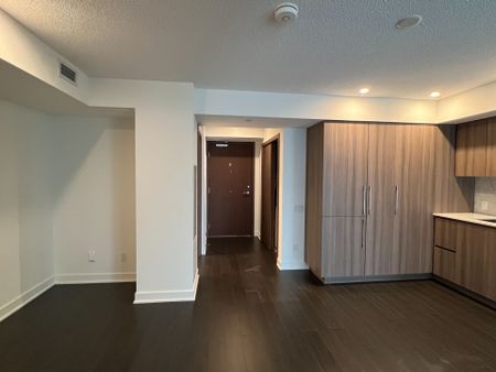 For Lease - 19 Bathurst Street Unit# 2210, Toronto, Ontario - Photo 3