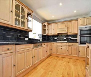 Overton Drive, Chadwell Heath, RM6 - Photo 4
