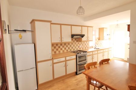 1 bedroom Upper Floor Maisonette to rent - Photo 4