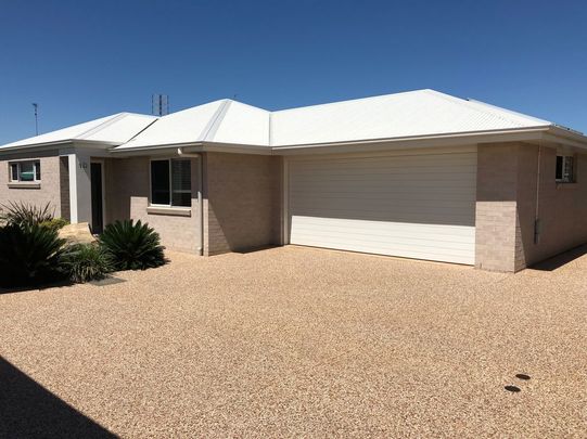 Modern 3-Bedroom Unit in Secure Complex - Photo 1