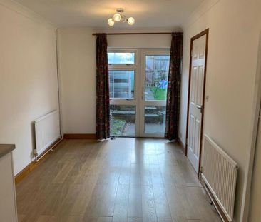 3 bedroom end of terrace house to rent - Photo 3