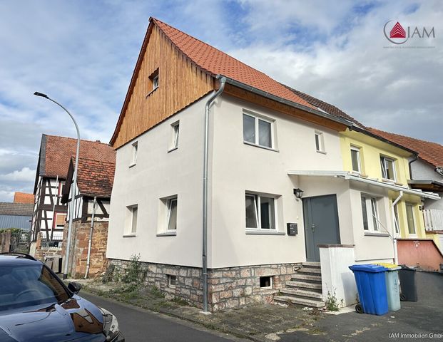 Charmantes Einfamilienhaus in Gründau mit 4,5 Zimmern. - Photo 1