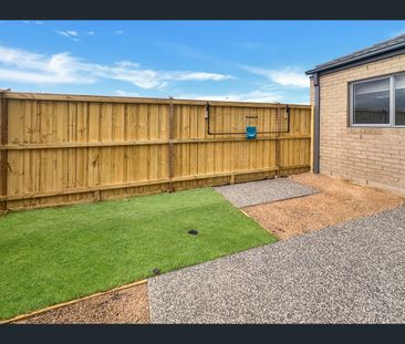 7 Brindabella Crescent, Donnybrook, Vic 3064 - Photo 4
