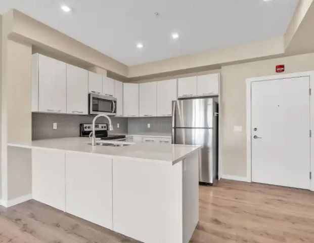 Cozy Convenient 1 bedroom condo in NW | 210 - 214 Sherwood Square Northwest, Calgary - Photo 1