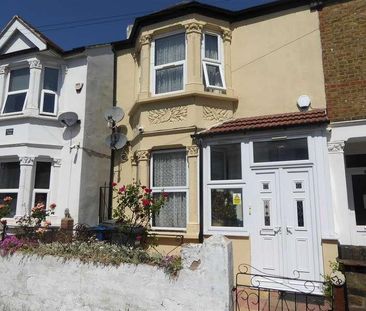 Grove Road, Hounslow, TW3 - Photo 1