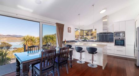 Beautiful Home with Stunning Views! - Photo 2