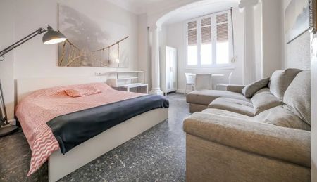 Carrer de Sueca, Valencia, Valencian Community 46006 - Photo 3