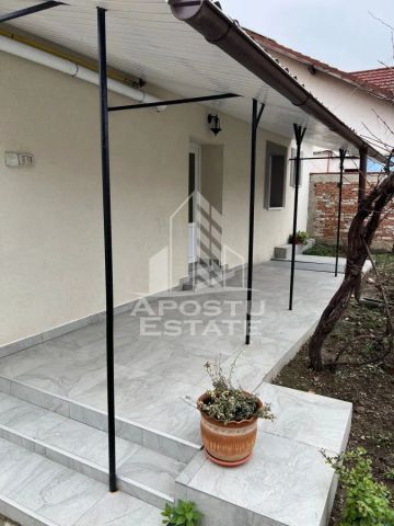 Casa curte comuna , 2 camere in Parneava - Fotografie 5
