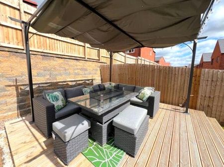 3 bedroom house to rent Rockcliffe Close, Church Gresley, Swadlincote, Derbyshire, DE11 - Photo 5