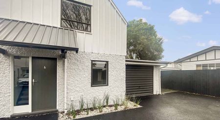 Modernised Home, Unbeatable School Zoning - Photo 3