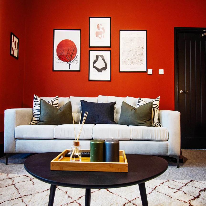 Harehills Avenue (Room 6), Chapeltown, Leeds - Photo 1