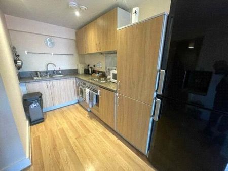 2 bedroom apartment to rent - Photo 3