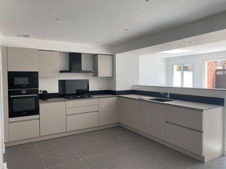 Location maison 5 pièces, 110.00m², Changé - Photo 4