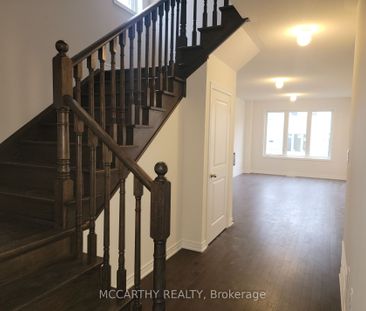 Townhouse For Lease | X7358666 - Photo 2