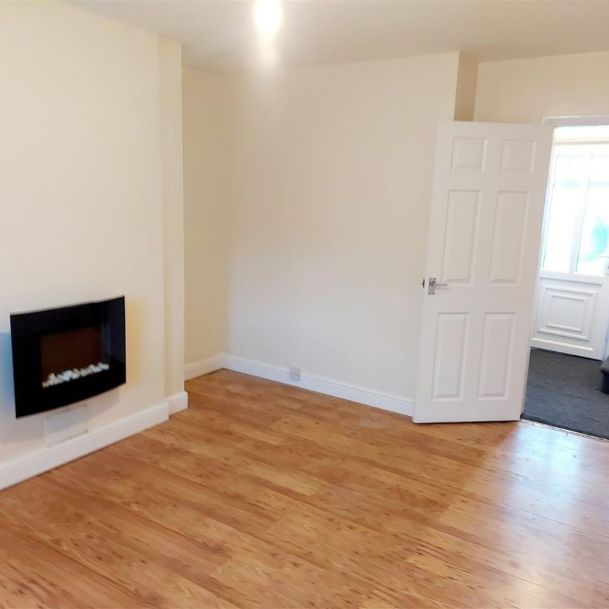 3 bedroom Semi-detached house to rent - Photo 1