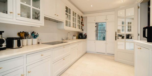 Woning te huur in Ukkel voor € 6.900 met 6 slaapkamers - Photo 1