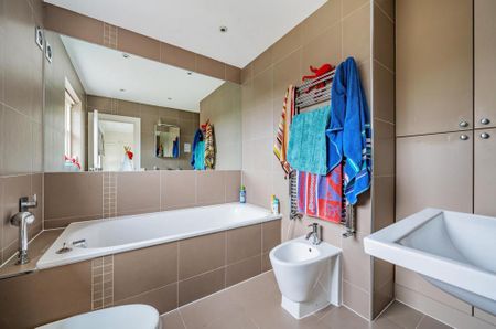 4 bedroom semi-detached house to rent - Photo 3