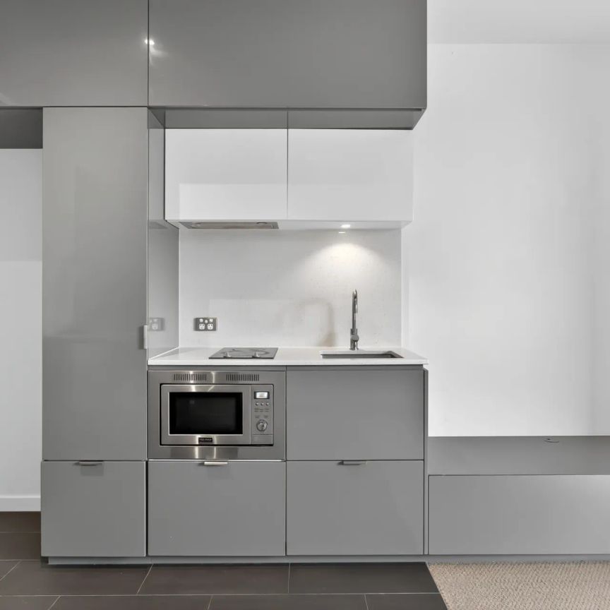 Central living at Swanston Square - Photo 1