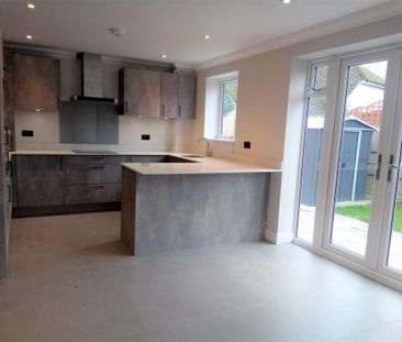 3 bedroom detached house to rent - Photo 6