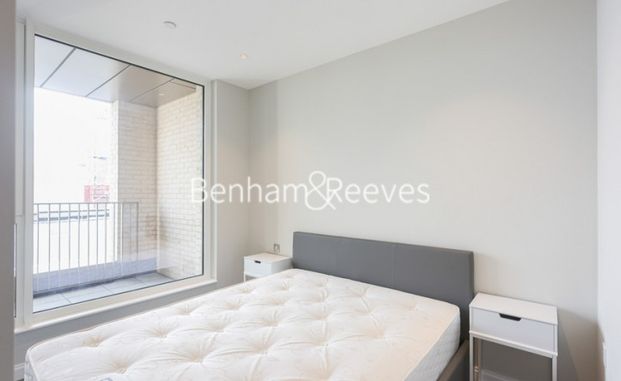 Studio flat to rent in Gasholder Place, Nine Elms, SE11 - Photo 1