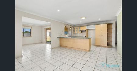 LARGE FAMILY HOME IN A QUIET CUL DE SAC - Photo 5