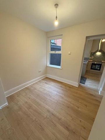 23 Parkgate Parade, Sydenham, Belfast, BT4 1ET - Photo 2