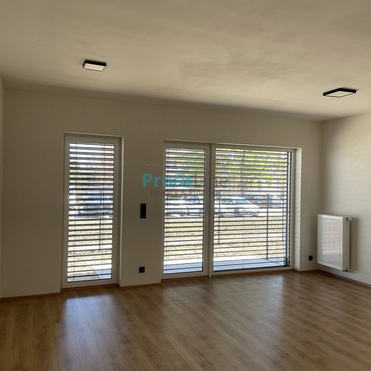 Pronájem bytu 1+kk 50 m² - Fotografie 1
