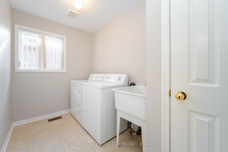 Detached Home For Lease | W8143208 - Photo 3