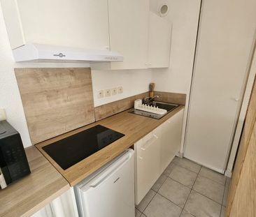 Appartement T1 MEUBLE AVEC TERRASSE ET PARKING - Photo 3