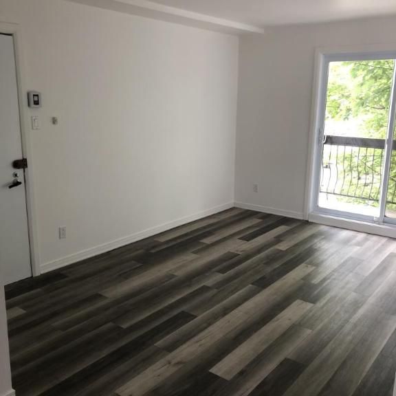 4 1/2 - Laval - 1 650 $/mois - Photo 1