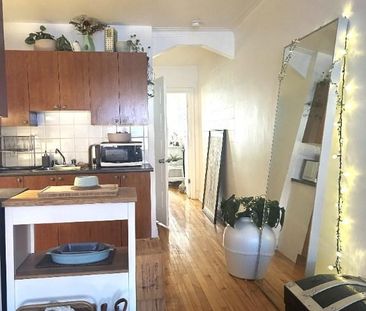 Charming 3½ in the Heart of Parc-Extension / Villeray - Photo 2