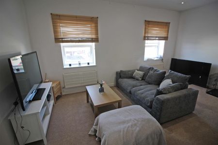 2 Bedroom Maisonette - Photo 5