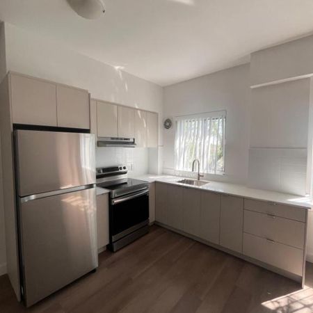 🏠 APPARTEMENT 4½ RÉNOVÉ À LOUER – 5E ÉTAGE ✨ - Photo 4
