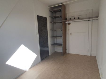 Location Appartement 3 pièces 43m² ST OMER 62500 - Photo 2