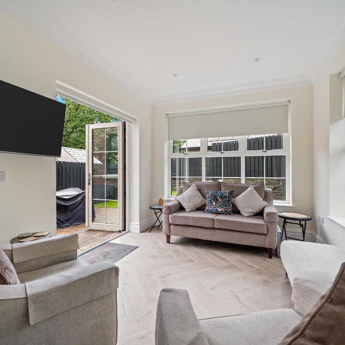 28 Cromlyn Wood, Hillsborough, BT26 6TX - Photo 1