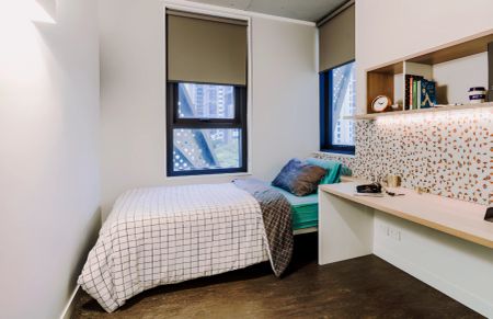 Standard Room in 5-Bed Apartment with Courtyard - Photo 3