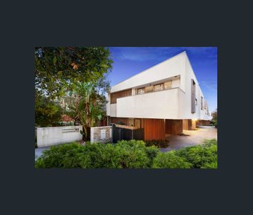 Modern Two Bedroom Townhouse - Photo 4