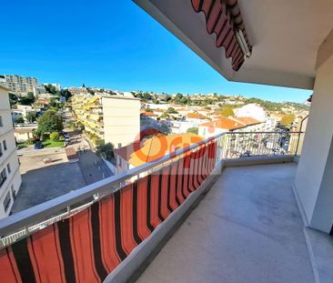 Location Appartement 1 pièce 37m² ST LAURENT DU VAR 06700 - Photo 4