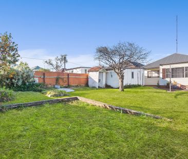 3-Bedroom Family Home in a Convenient Location - Photo 1