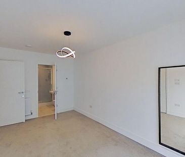 3 bedroom flat to rent - Photo 5