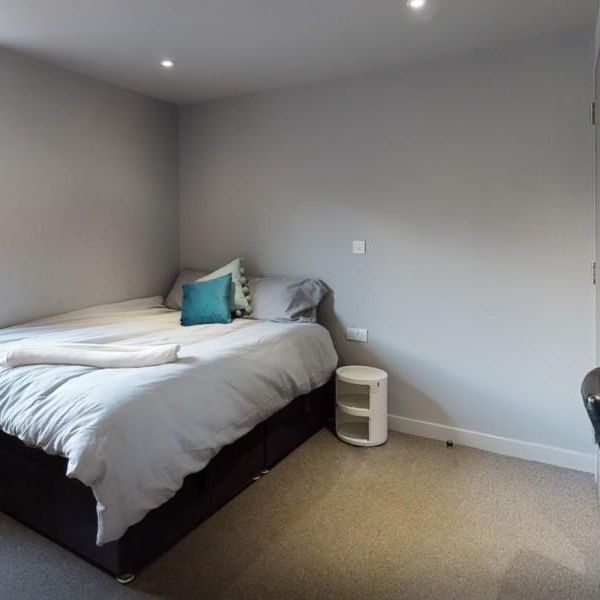 4 bedroom flat share to rent - Photo 1