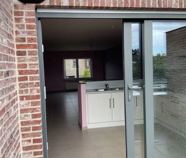 - Belsele – Appartement met 2 slaapkamers en garage - Photo 2