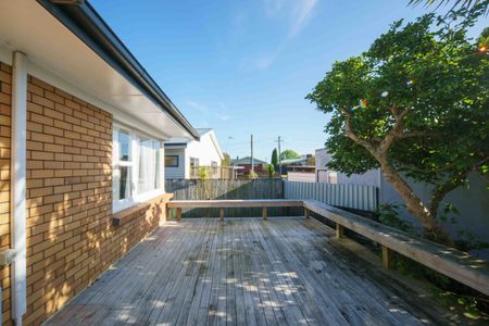 Family Home in Saint Andrews - Photo 3