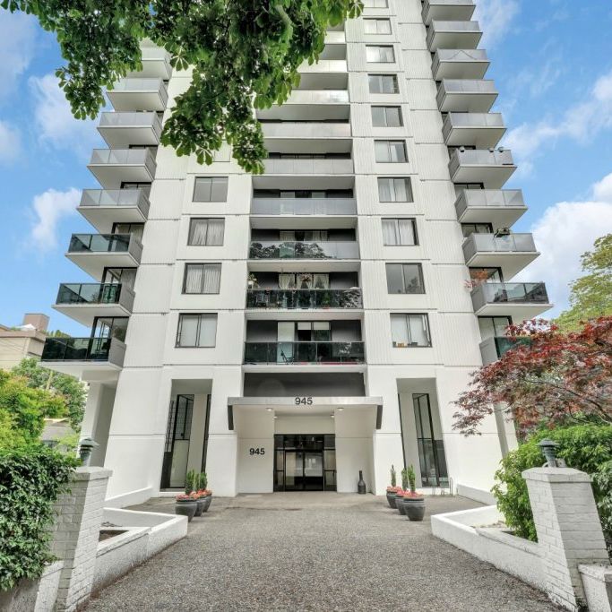 Governor’s Square - Photo 2