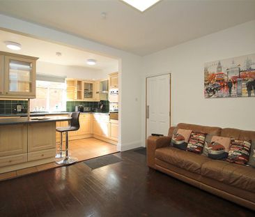 1 bedroom in a house share to rent - Photo 2